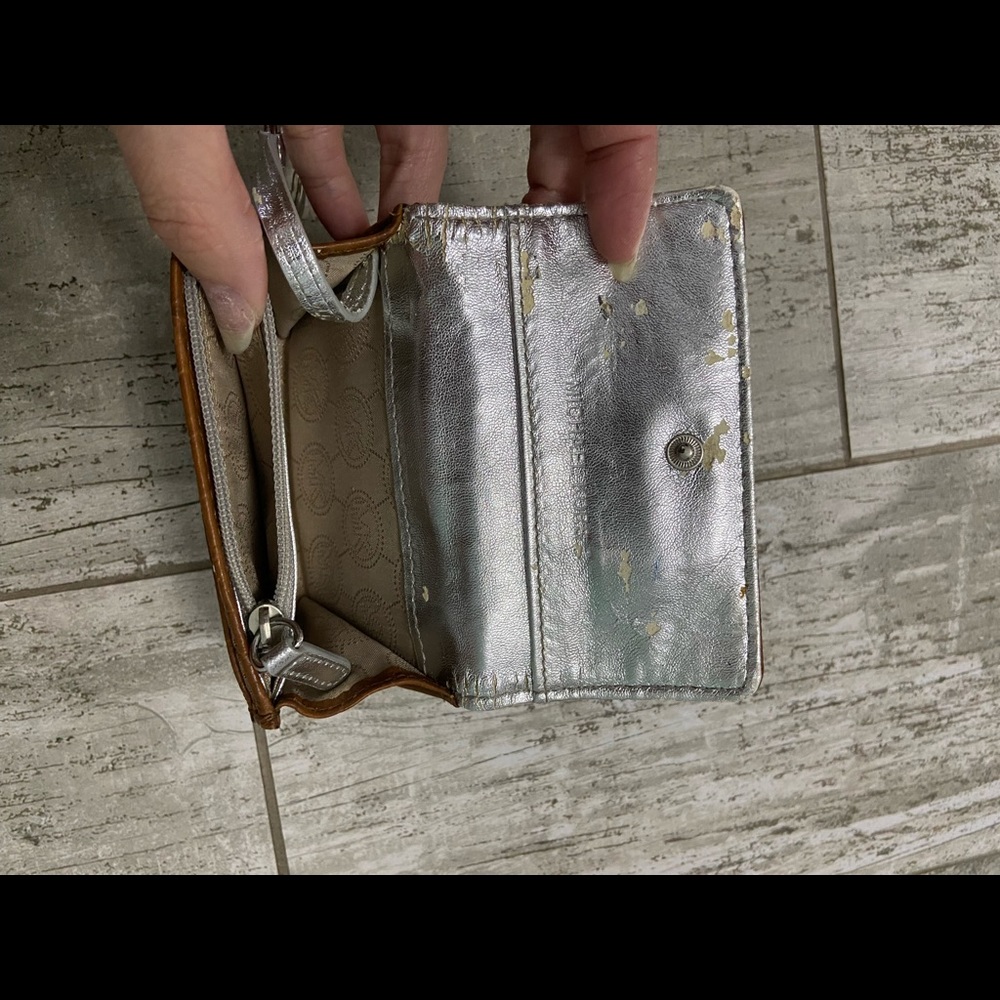 Michael Kors Keychain Wallet - Picture 5 of 5